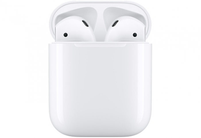 Беспроводные наушники Apple AirPods 2 в зарядном футляре