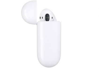 Беспроводные наушники Apple AirPods 2 в зарядном футляре